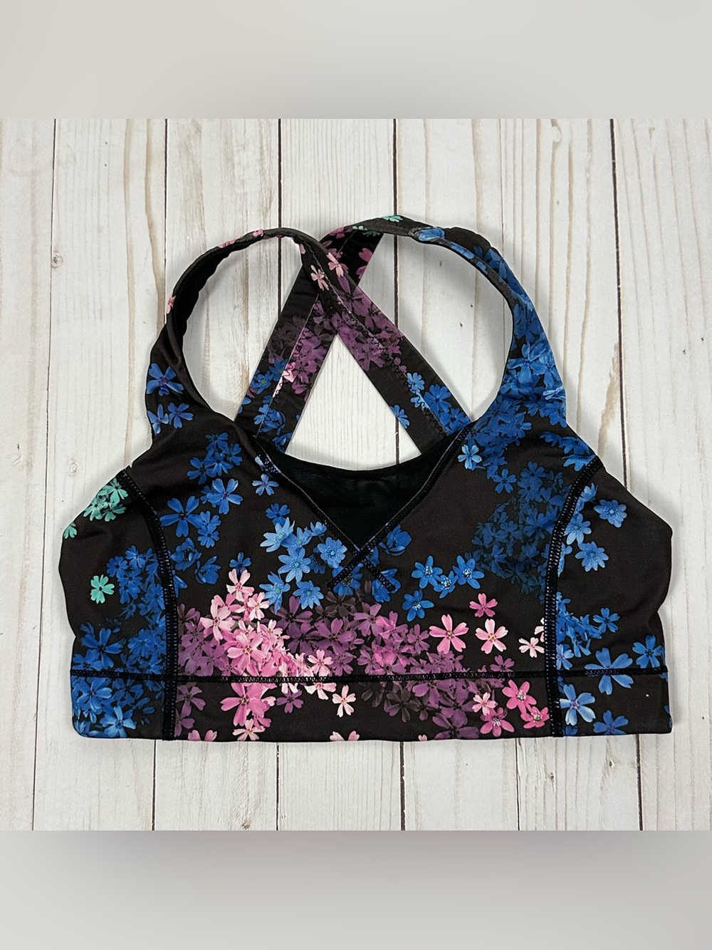LULULEMON Energy sports bra in Petal Pop design - size 4